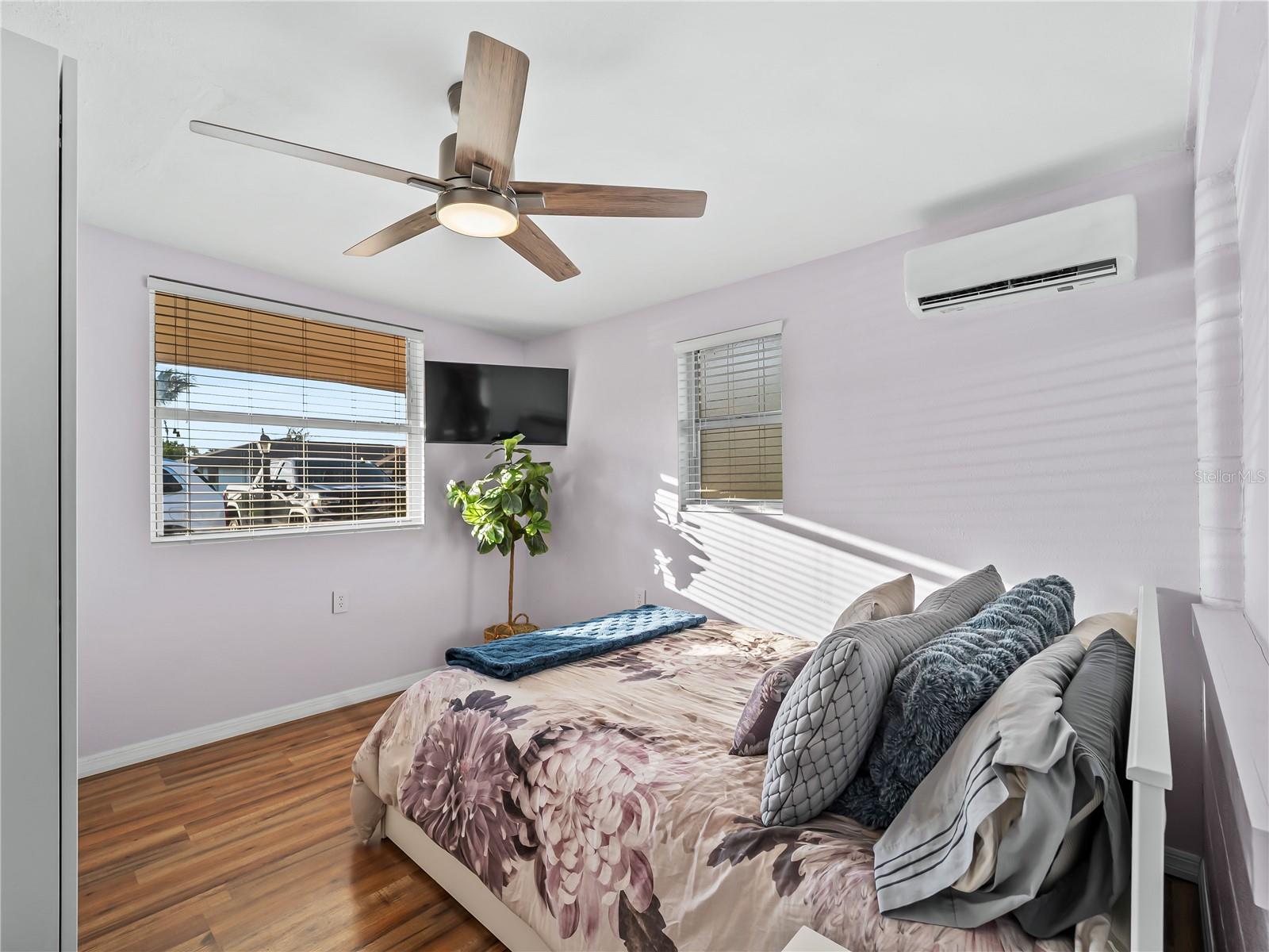 Image 15 of 56 For 1328 Jamaica Road