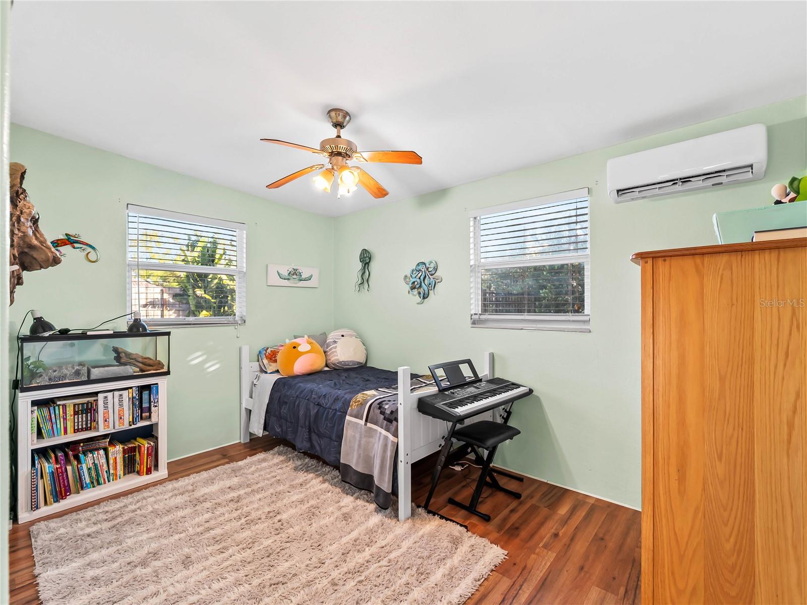 Image 23 of 56 For 1328 Jamaica Road