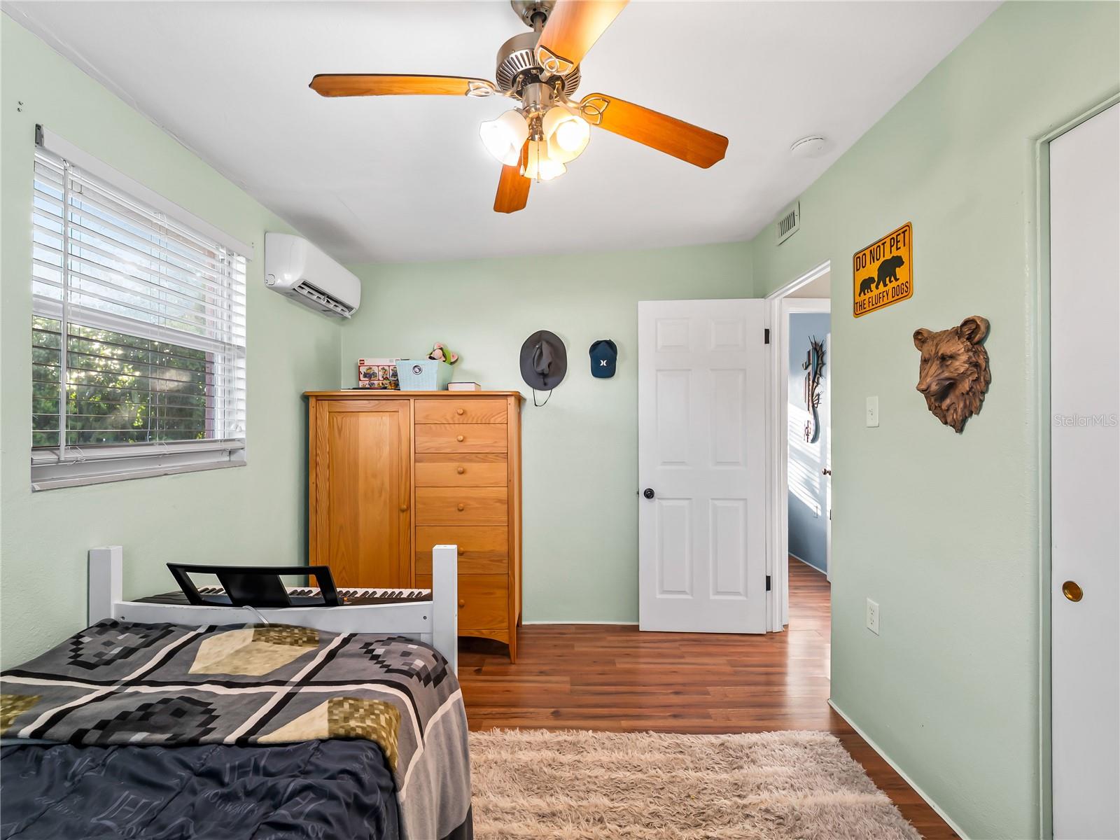 Image 24 of 56 For 1328 Jamaica Road