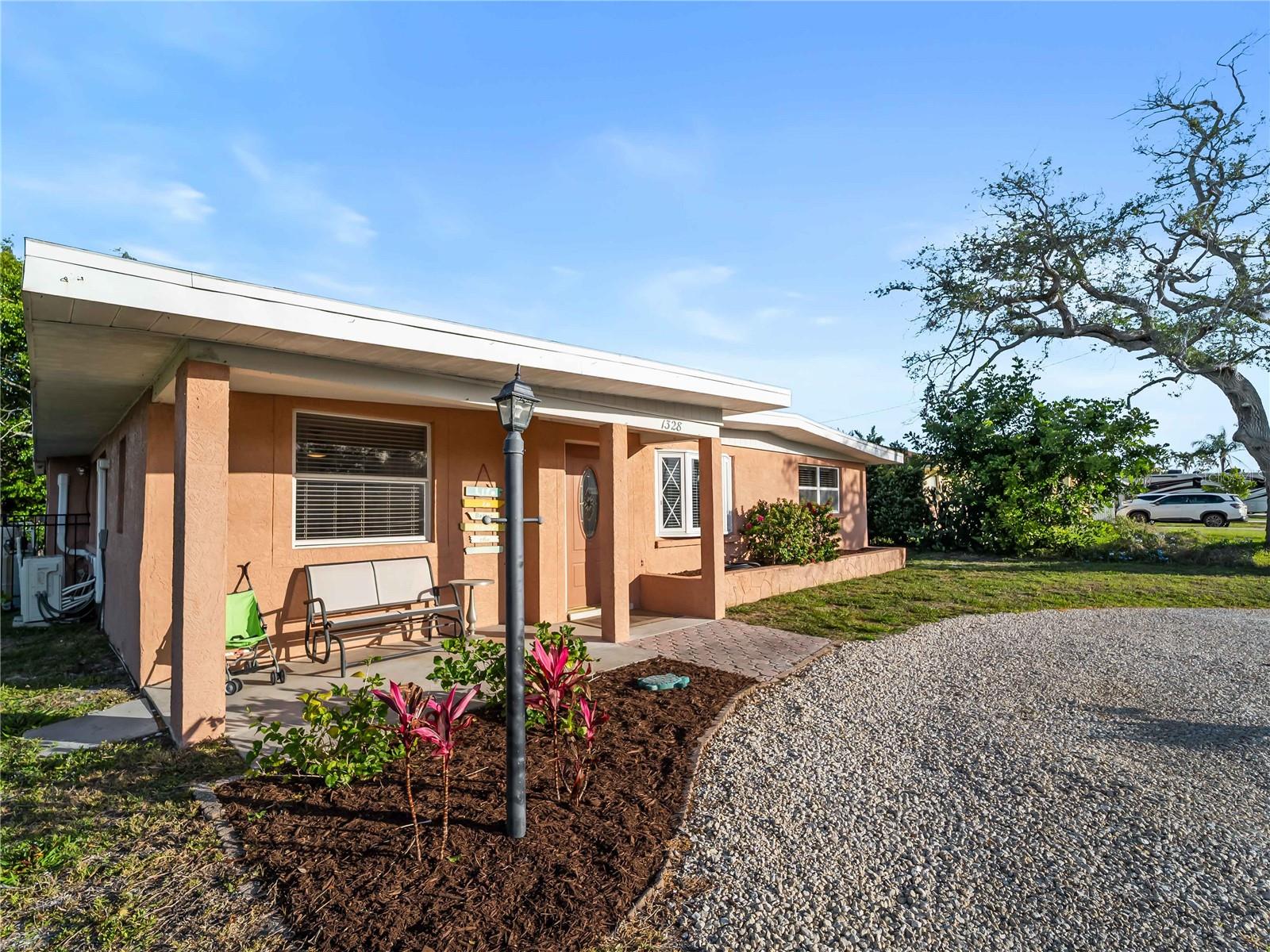 Image 39 of 56 For 1328 Jamaica Road