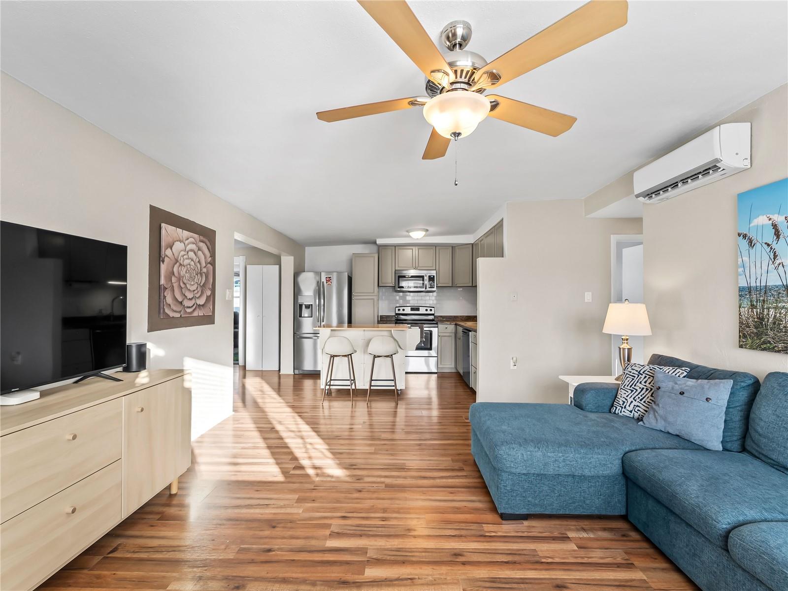 Image 4 of 56 For 1328 Jamaica Road