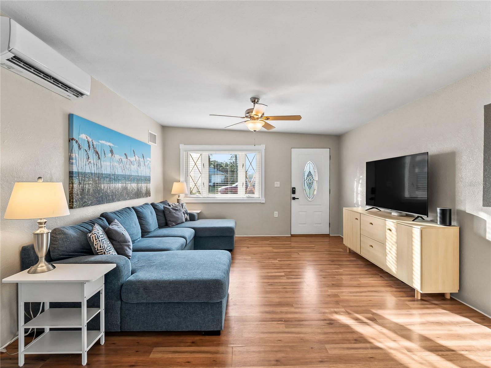 Image 7 of 56 For 1328 Jamaica Road