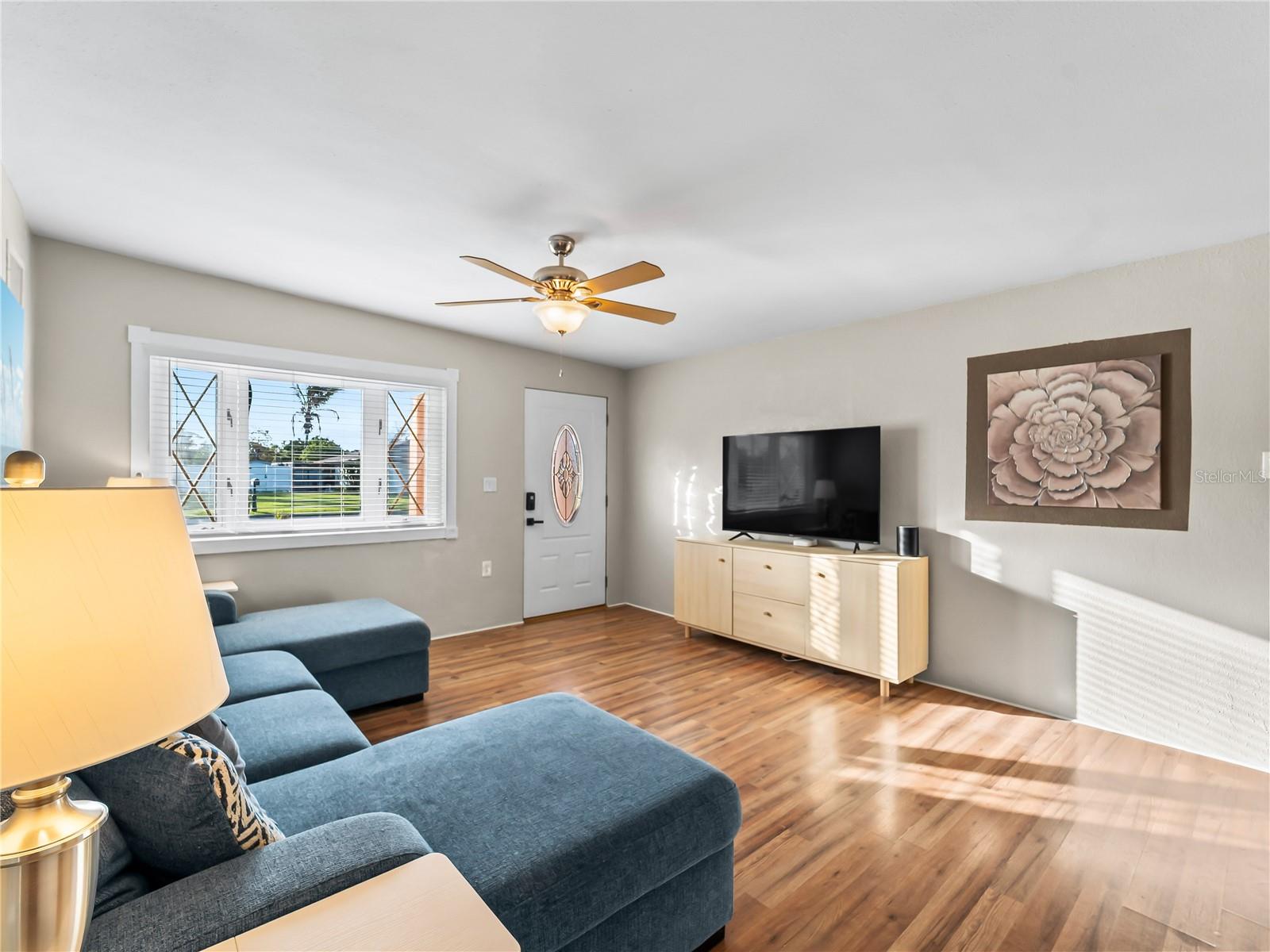 Image 8 of 56 For 1328 Jamaica Road