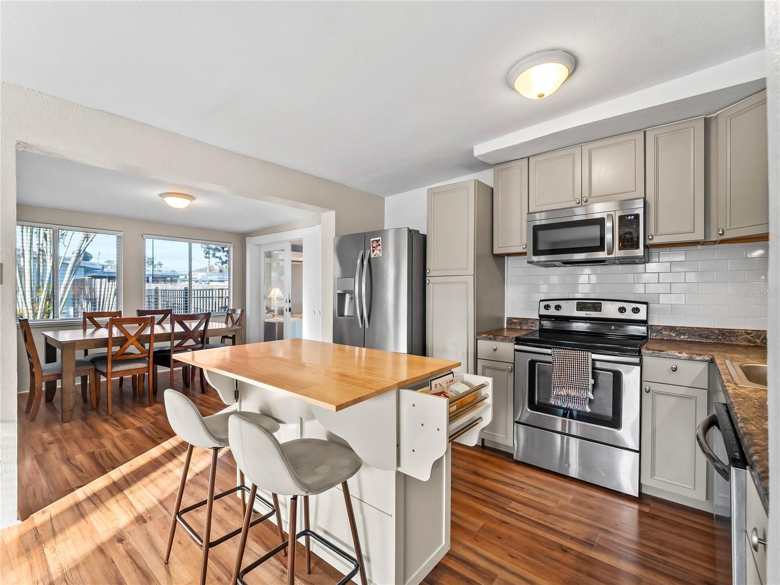 Image 9 of 56 For 1328 Jamaica Road