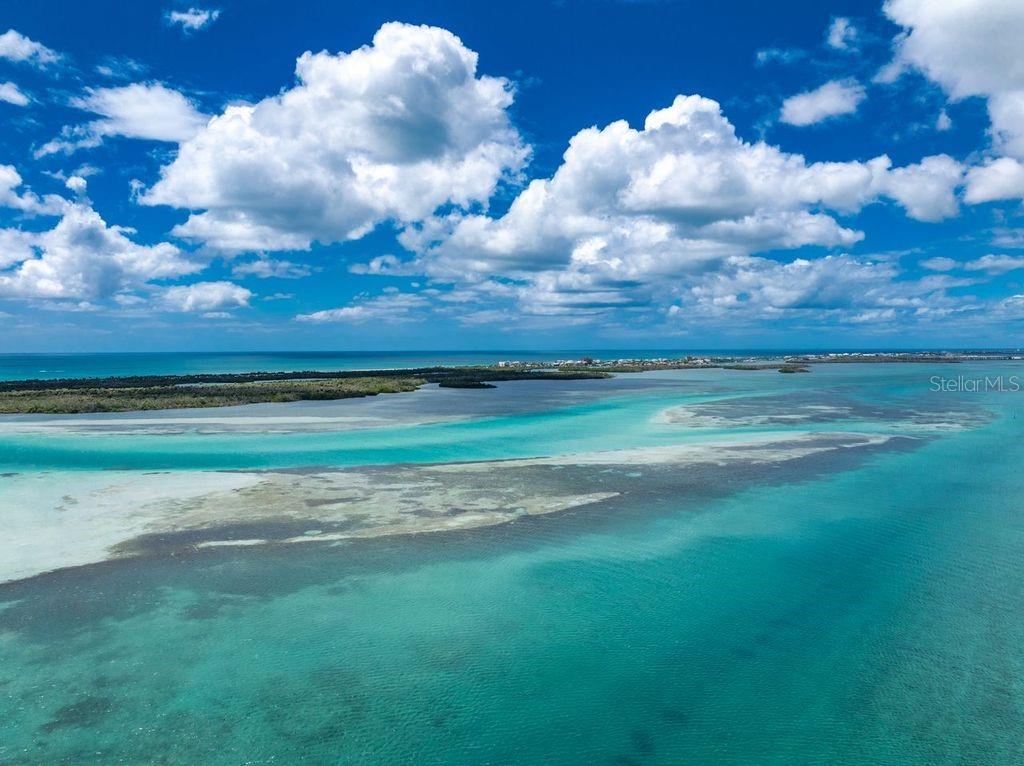 Image 13 of 59 For 7500 Park Pointe Drive 24