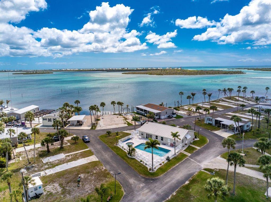 Image 18 of 59 For 7500 Park Pointe Drive 24