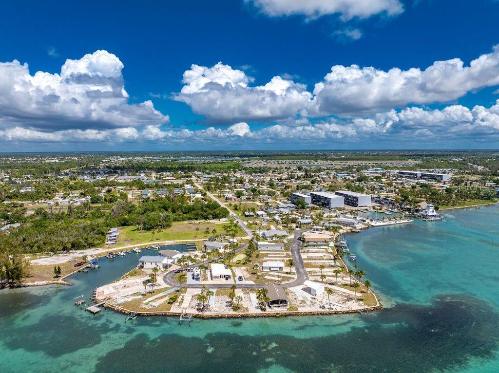 Image 21 of 59 For 7500 Park Pointe Drive 24