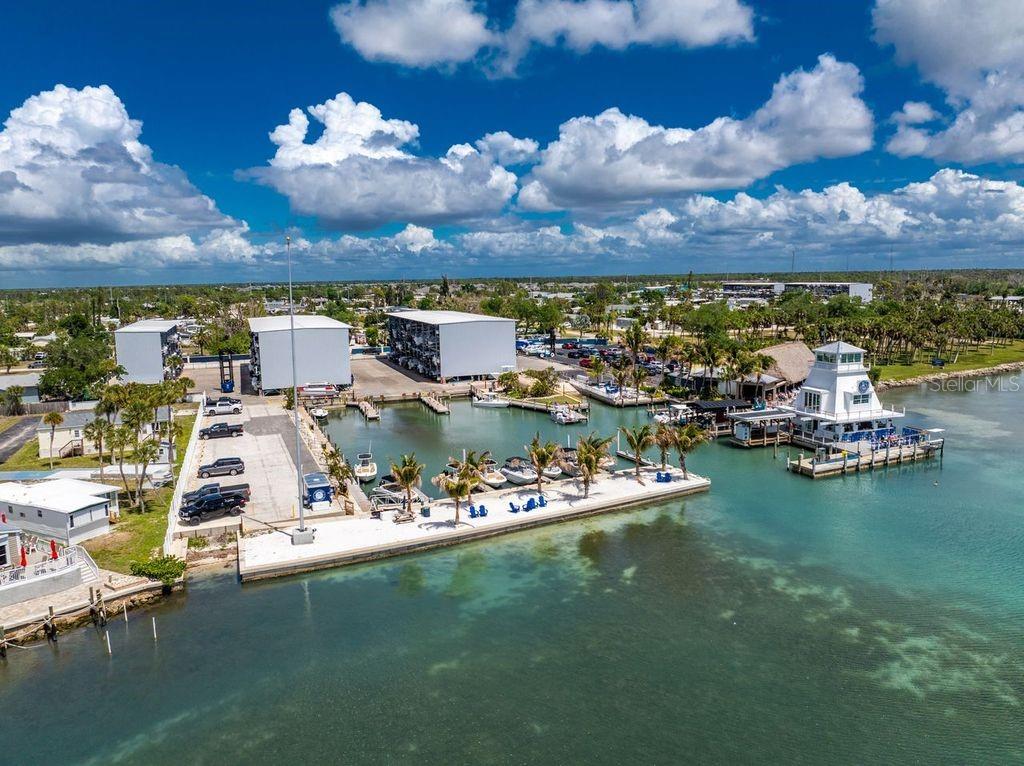 Image 25 of 59 For 7500 Park Pointe Drive 24