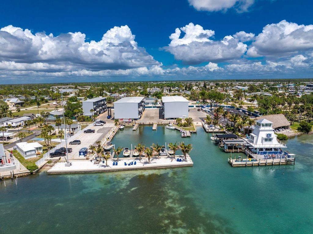 Image 29 of 59 For 7500 Park Pointe Drive 24