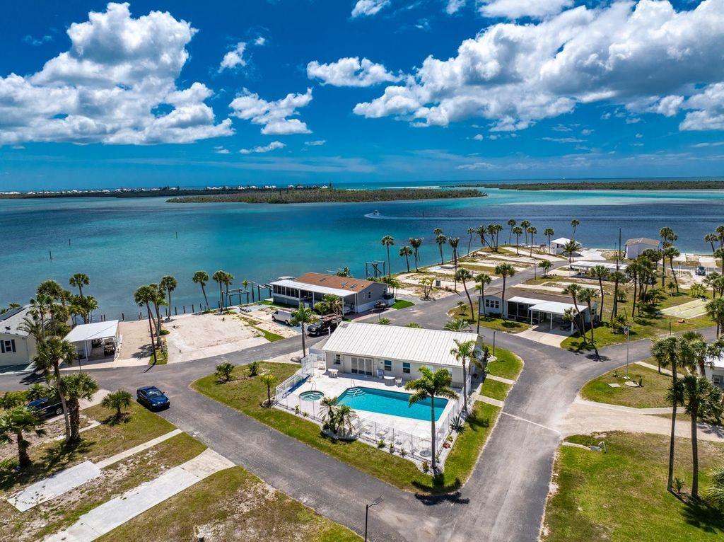 Image 34 of 59 For 7500 Park Pointe Drive 24