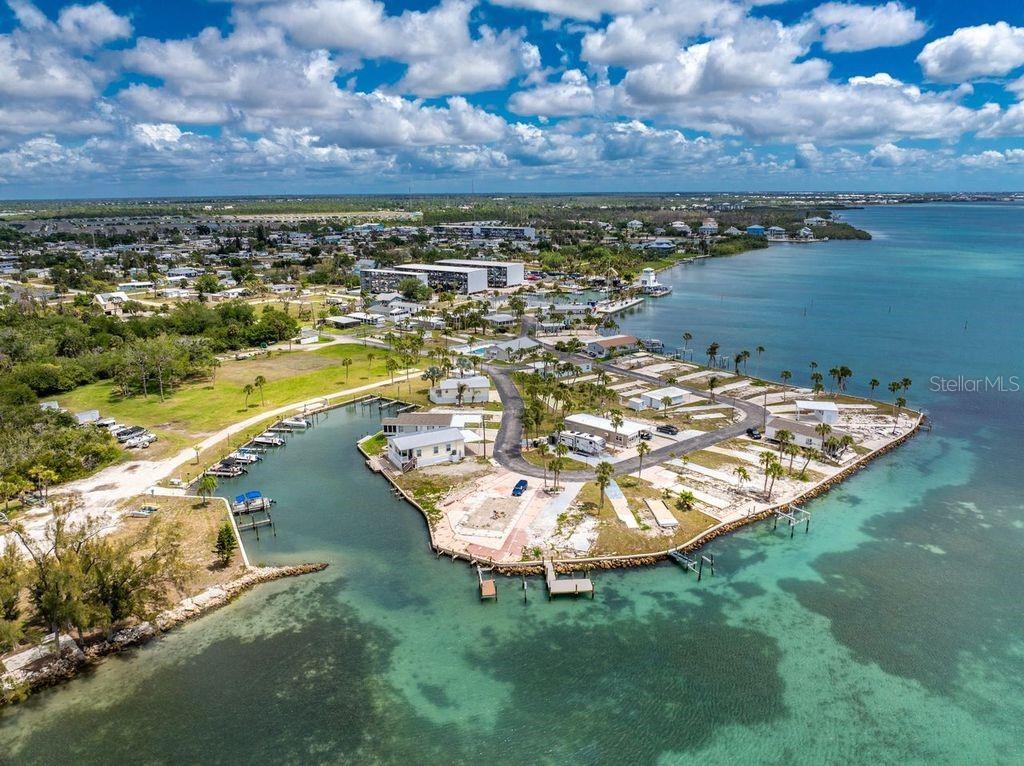 Image 35 of 59 For 7500 Park Pointe Drive 24