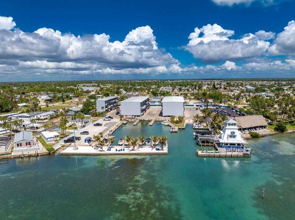 Image 37 of 59 For 7500 Park Pointe Drive 24