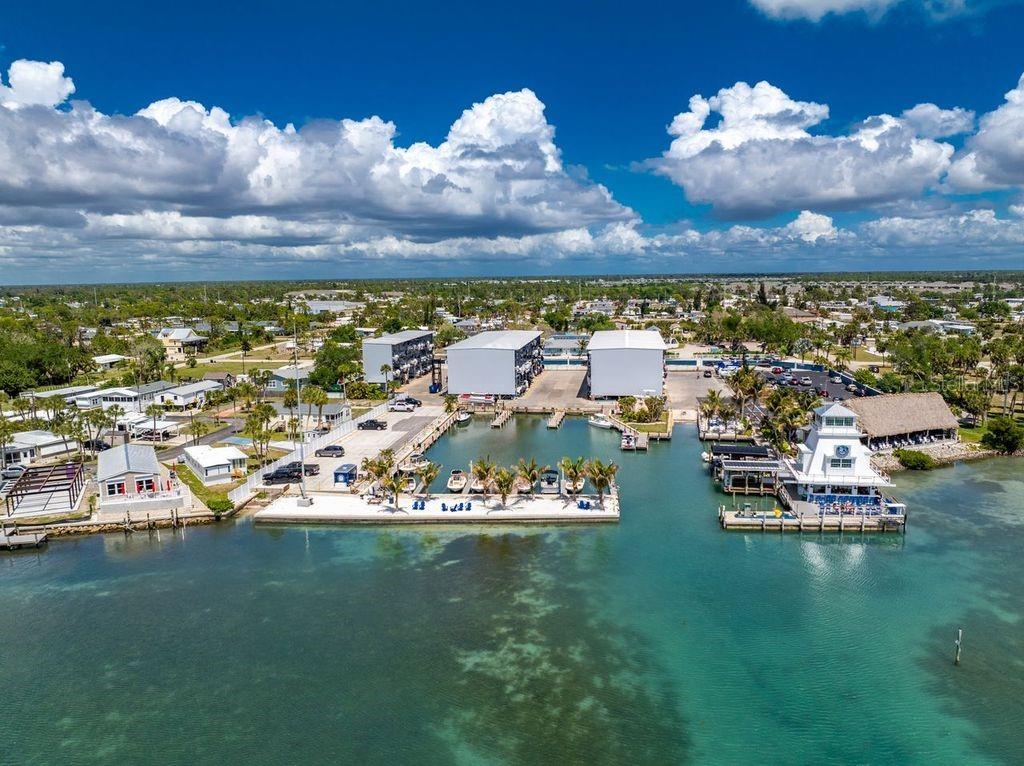 Image 38 of 59 For 7500 Park Pointe Drive 24