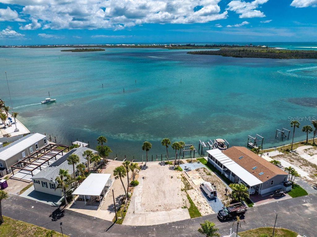 Image 39 of 59 For 7500 Park Pointe Drive 24