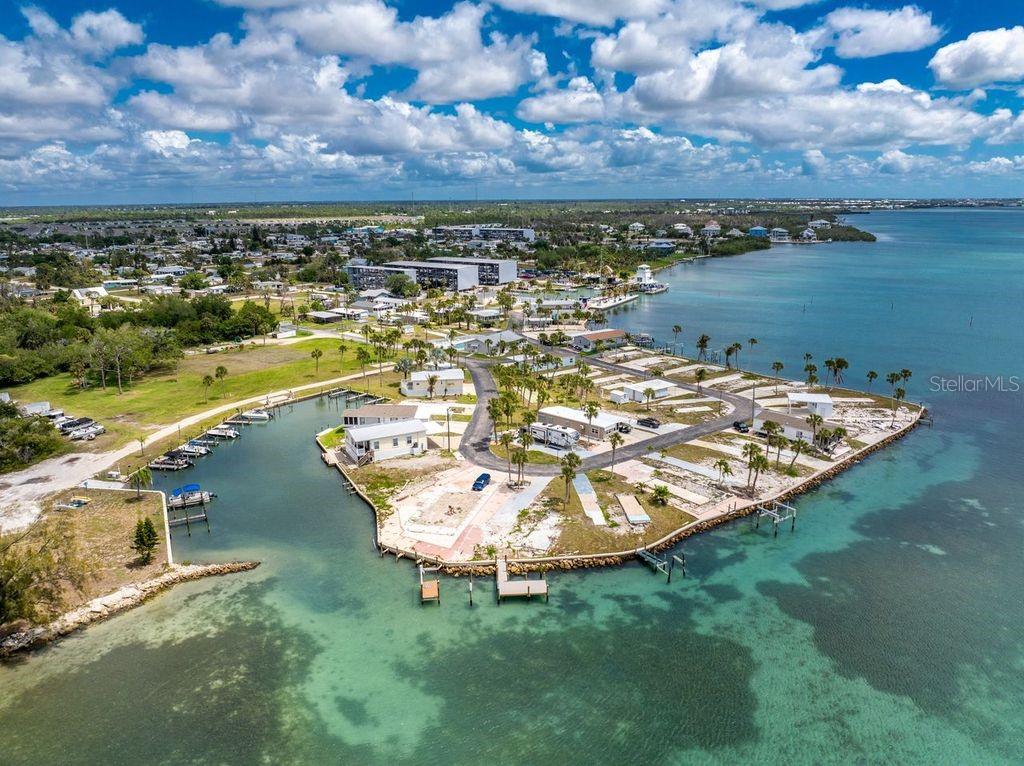 Image 42 of 59 For 7500 Park Pointe Drive 24