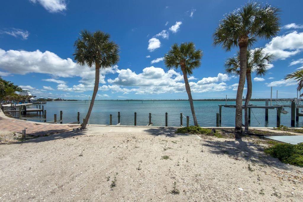 Image 54 of 59 For 7500 Park Pointe Drive 24