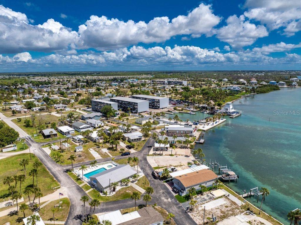 Image 8 of 59 For 7500 Park Pointe Drive 24