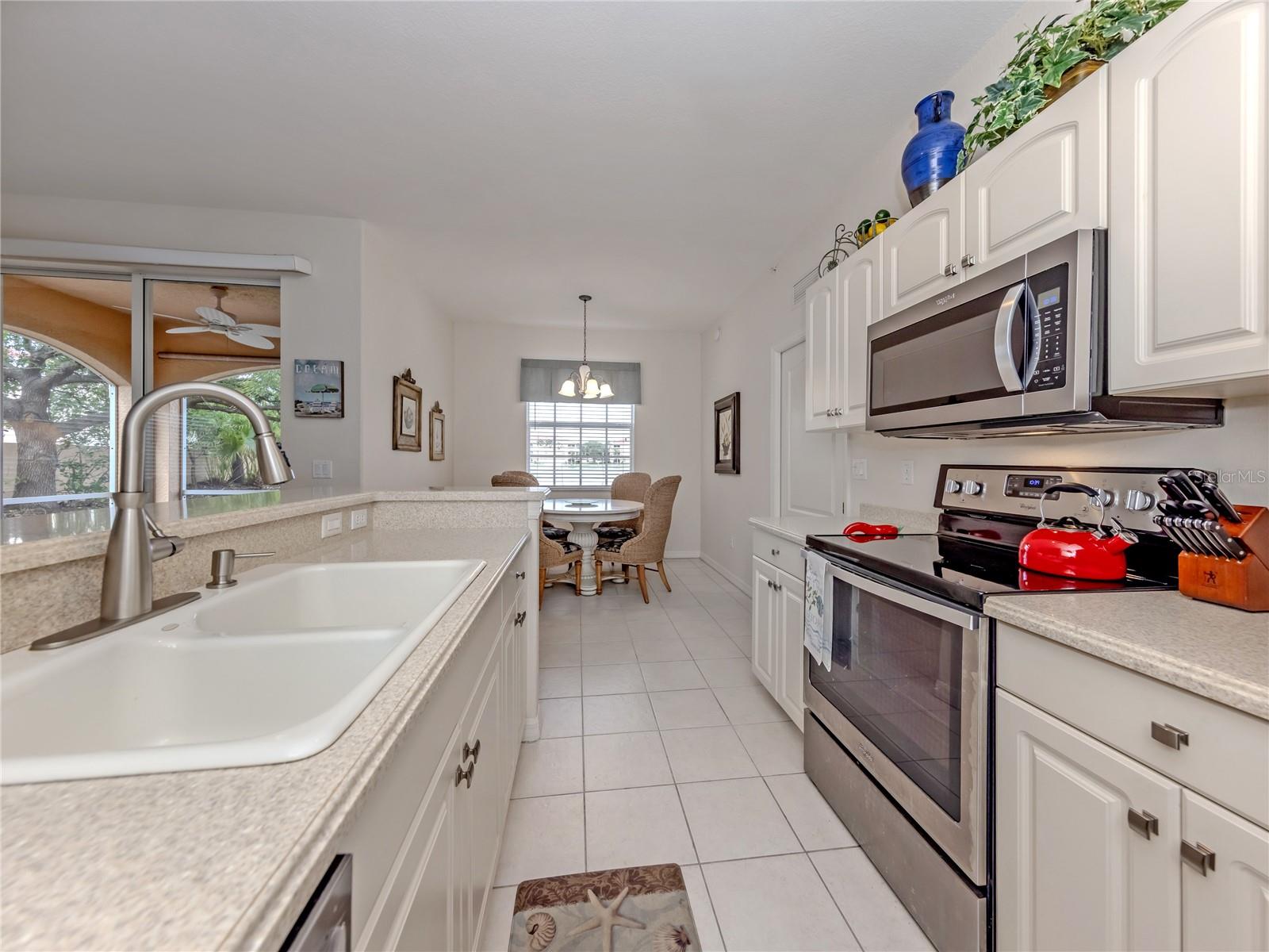 Image 13 of 33 For 121 Auburn Road 11