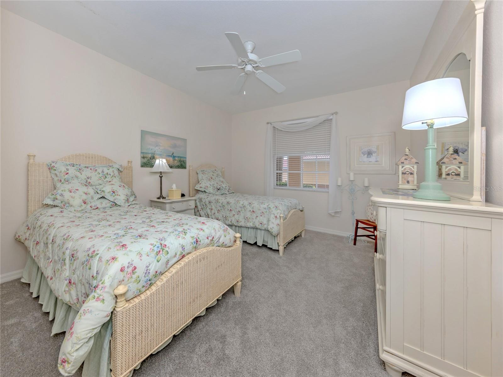 Image 17 of 33 For 121 Auburn Road 11