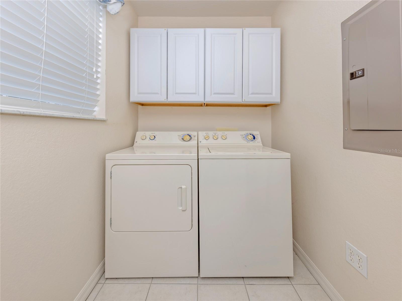 Image 21 of 33 For 121 Auburn Road 11