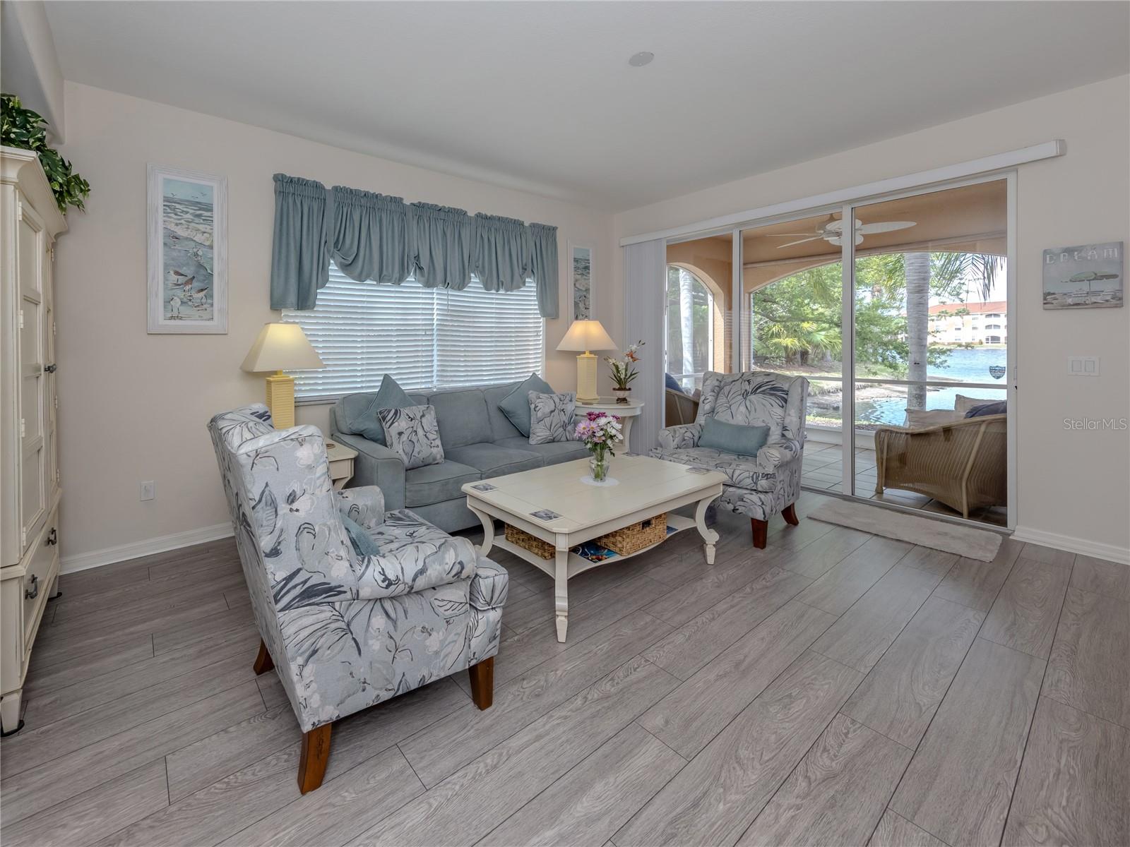 Image 7 of 33 For 121 Auburn Road 11