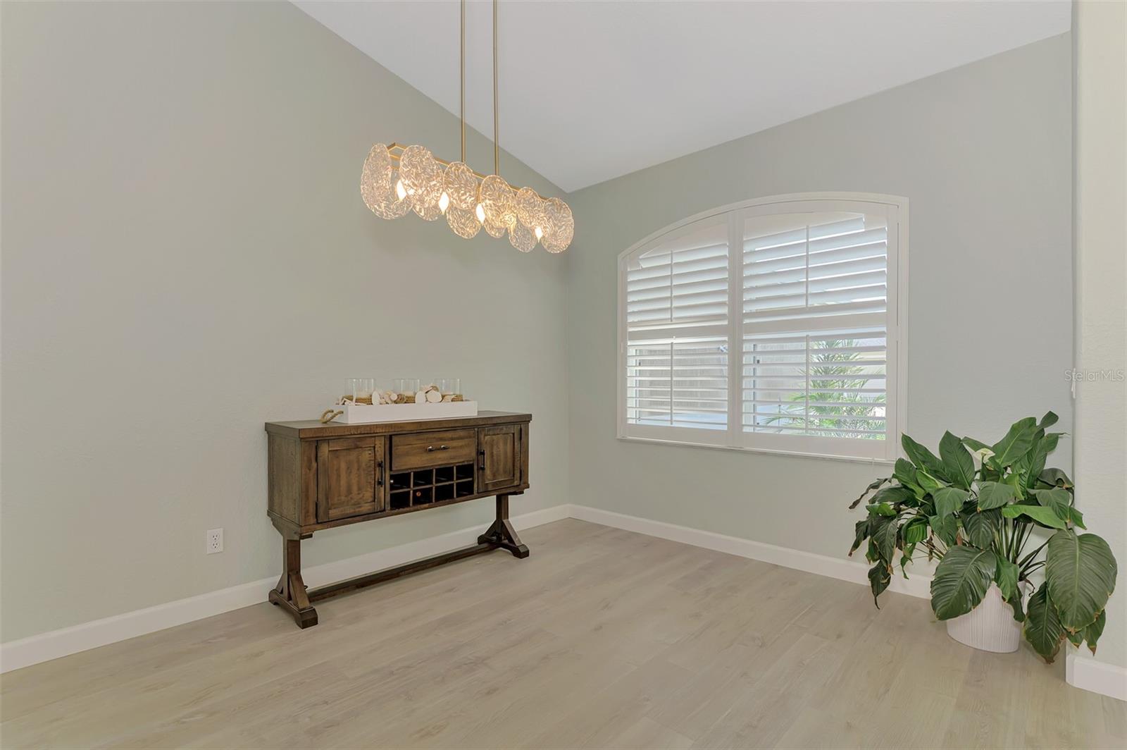 Image 6 of 67 For 5832 Cleveland Road