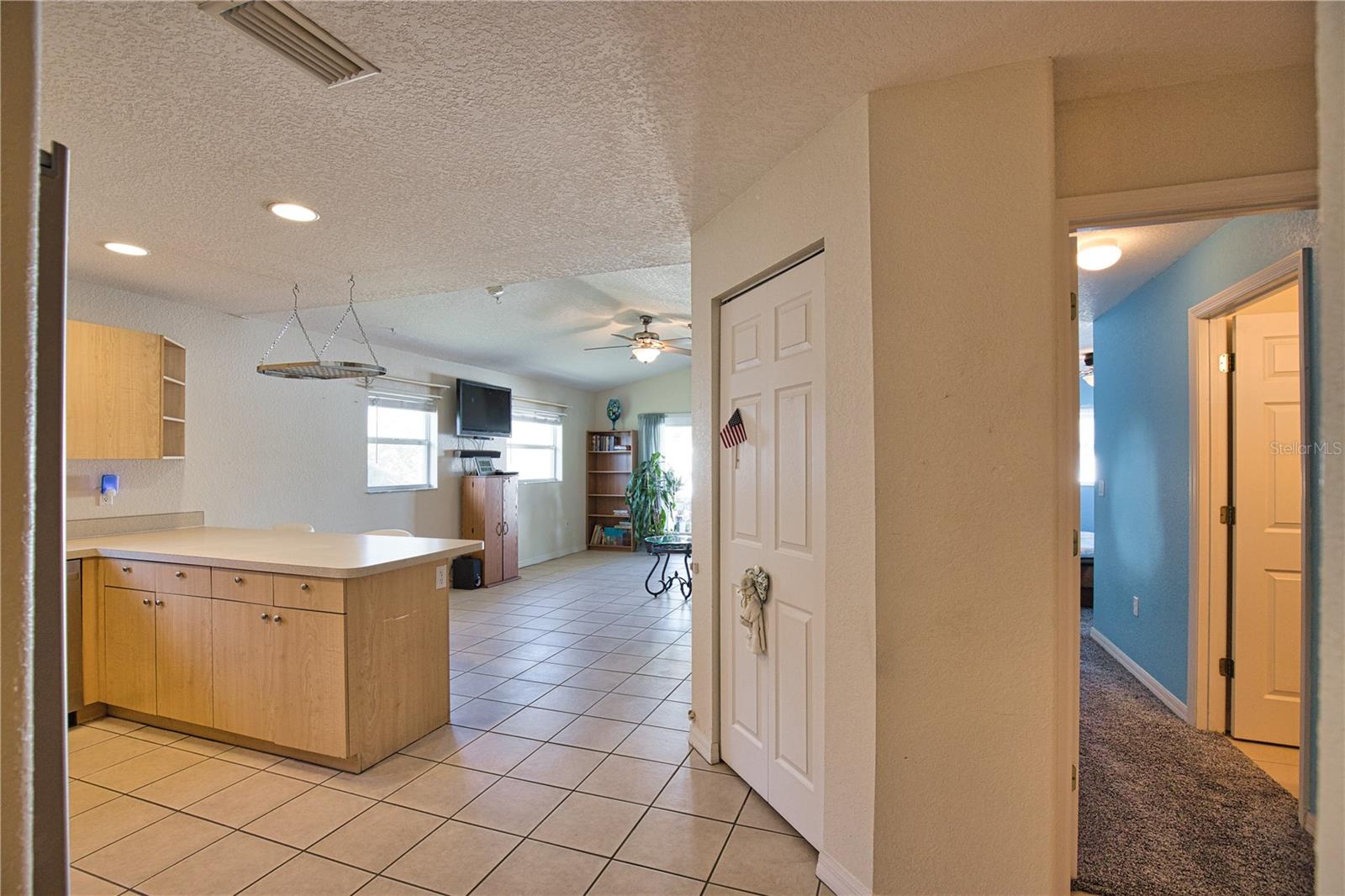 Image 15 of 45 For 405 Ravenna Street S