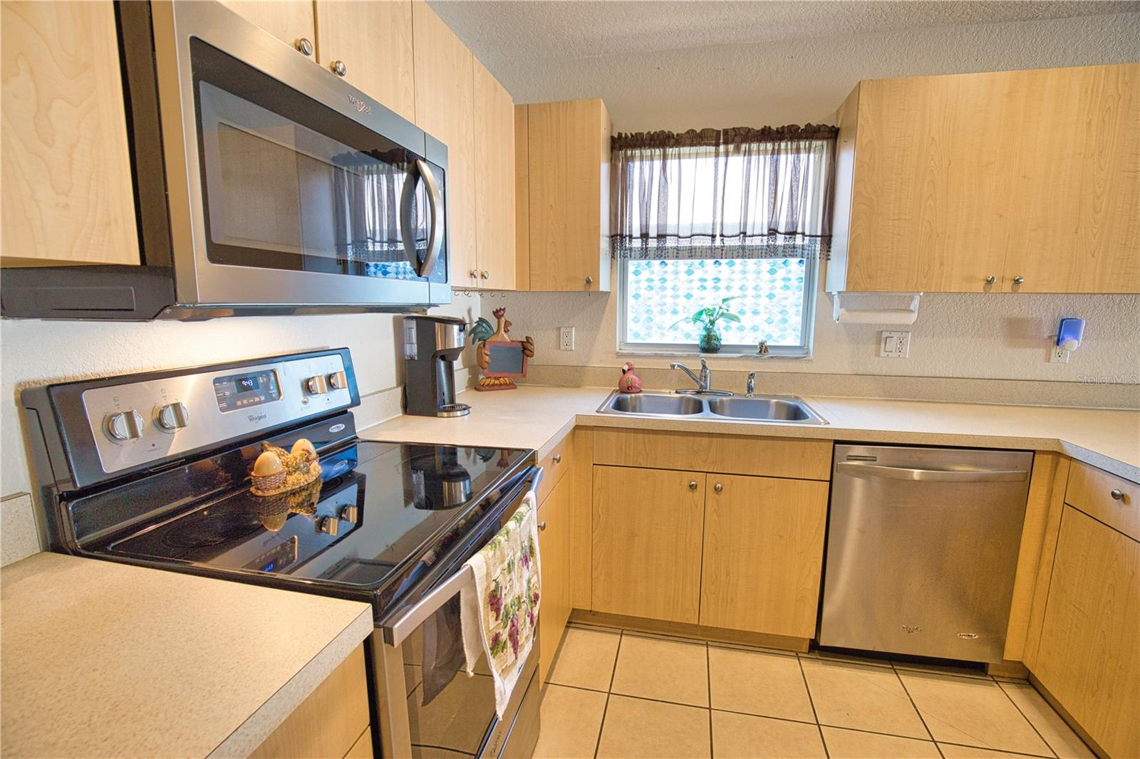 Image 17 of 45 For 405 Ravenna Street S