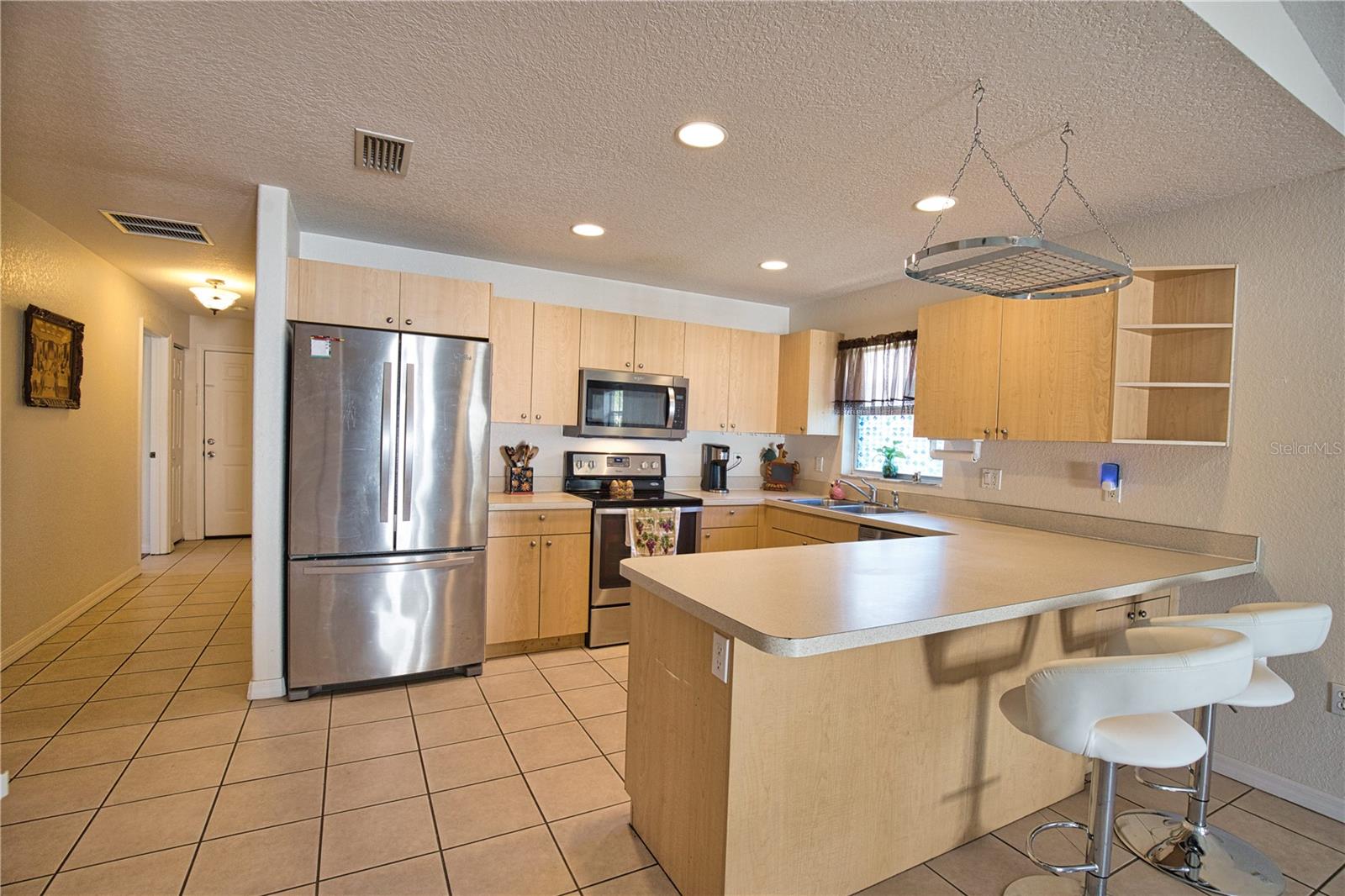 Image 20 of 45 For 405 Ravenna Street S