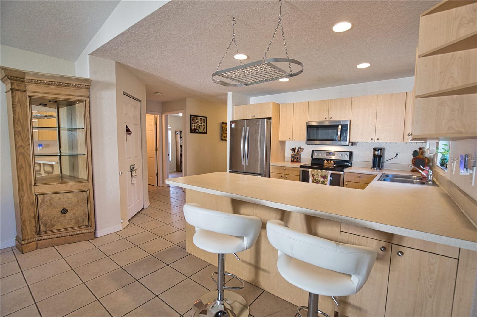 Image 21 of 45 For 405 Ravenna Street S