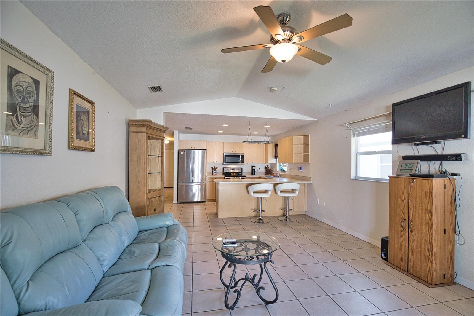 Image 24 of 45 For 405 Ravenna Street S