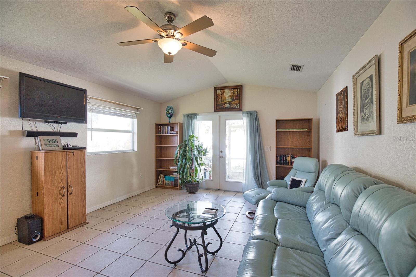 Image 25 of 45 For 405 Ravenna Street S