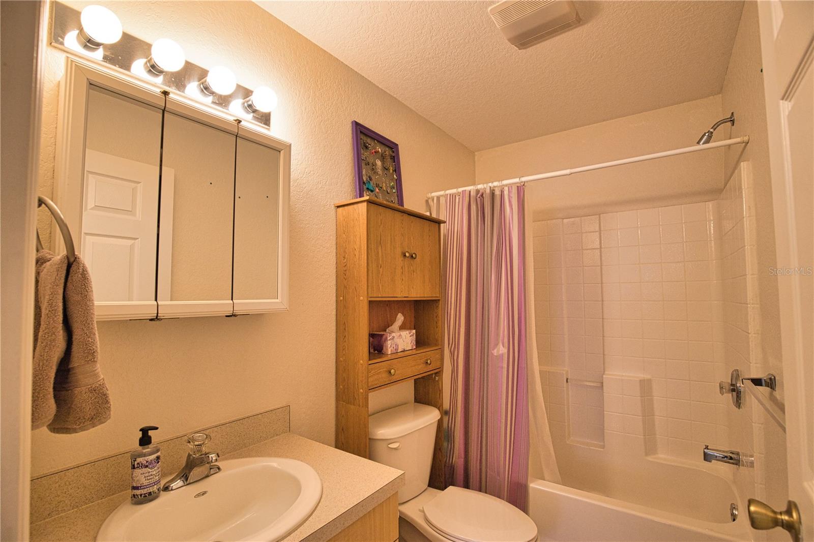 Image 28 of 45 For 405 Ravenna Street S