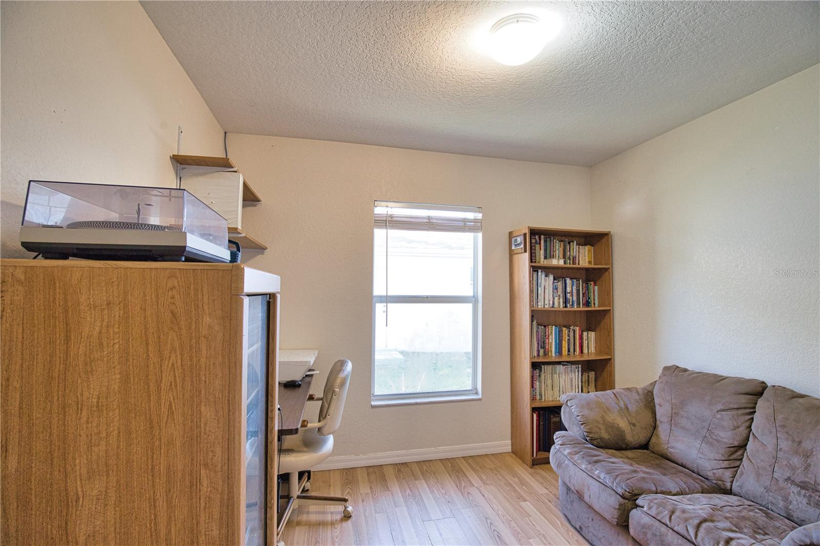 Image 29 of 45 For 405 Ravenna Street S