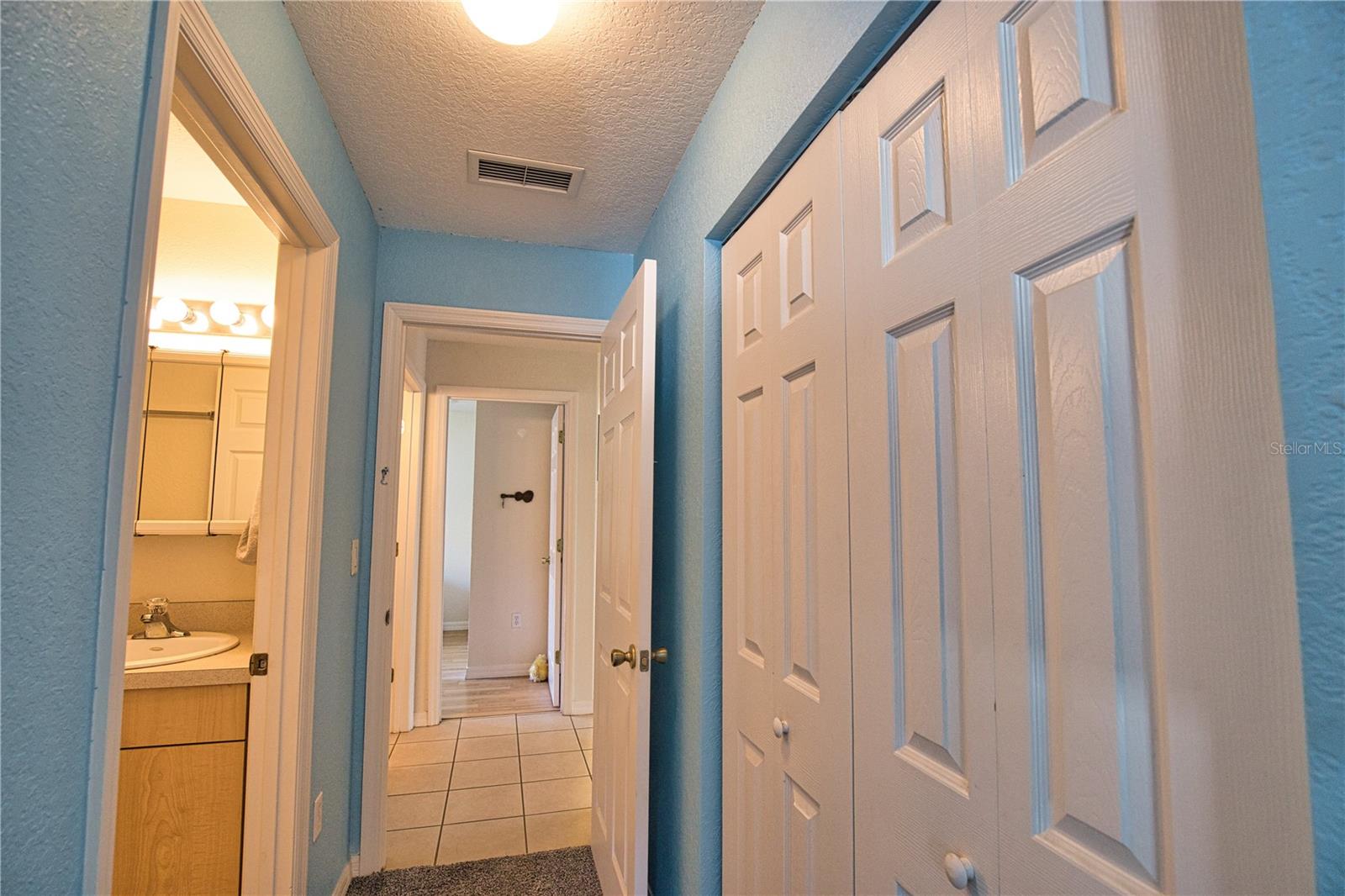 Image 37 of 45 For 405 Ravenna Street S