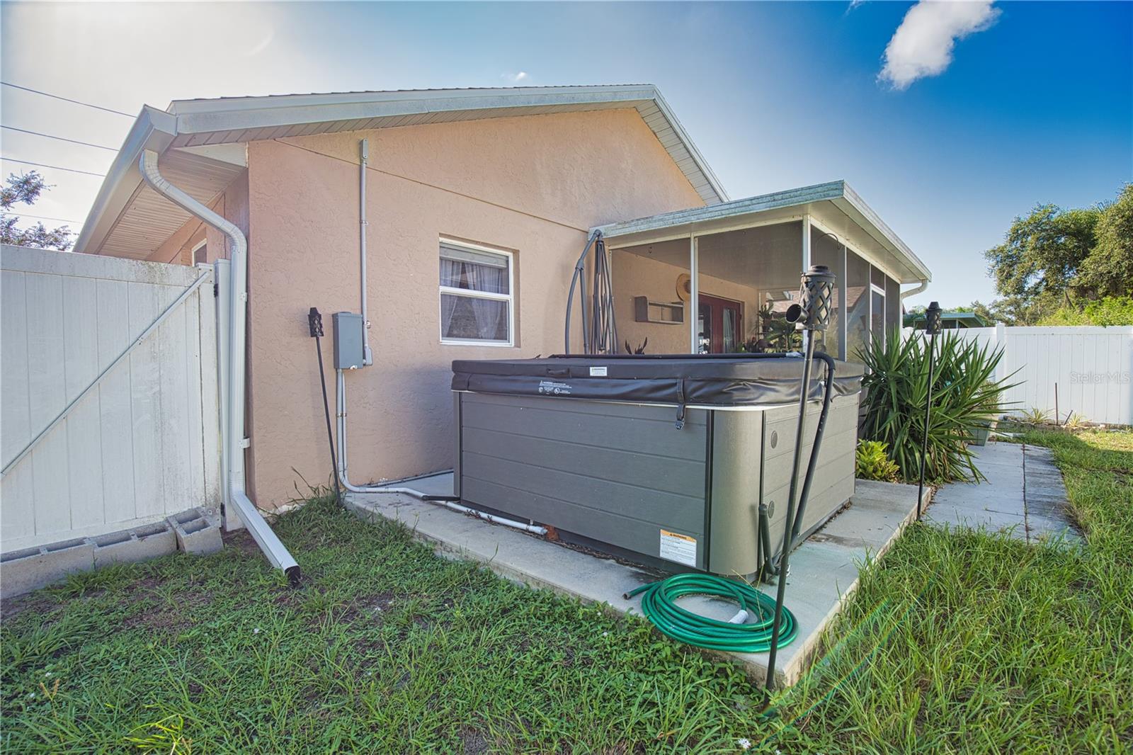 Image 44 of 45 For 405 Ravenna Street S