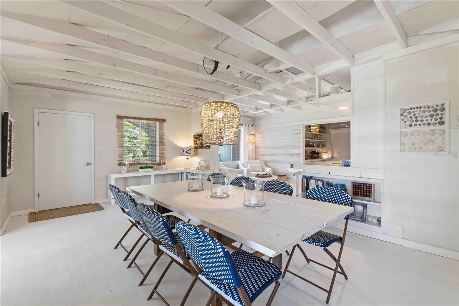 Image 11 of 74 For 624 Bayshore Road