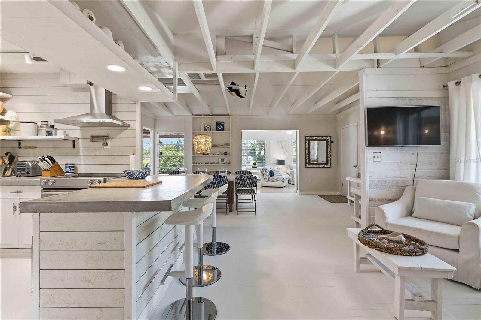 Image 16 of 74 For 624 Bayshore Road