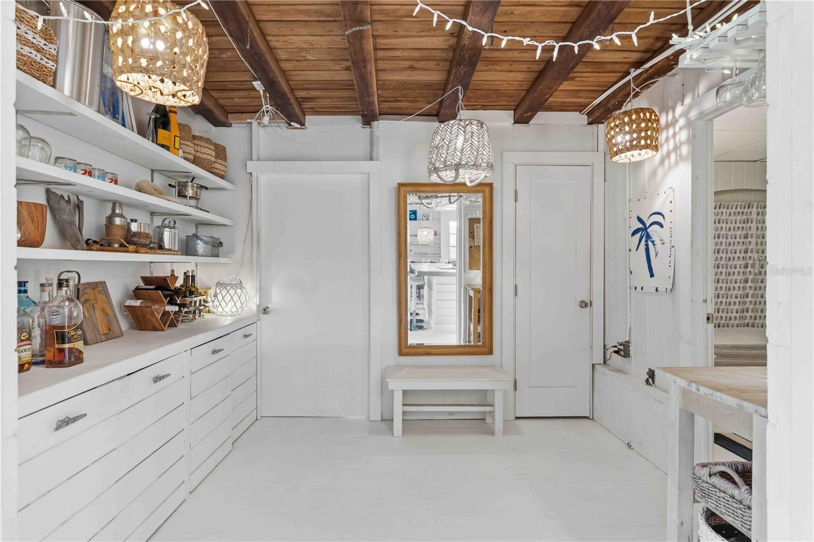 Image 22 of 74 For 624 Bayshore Road