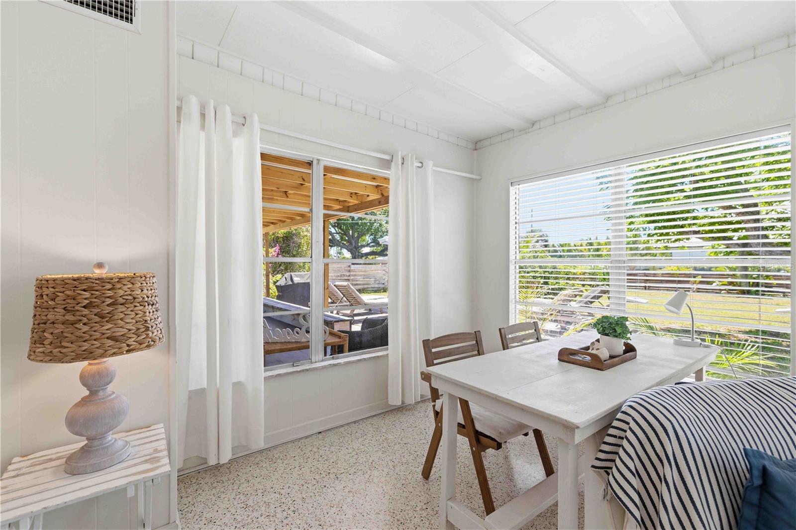 Image 26 of 74 For 624 Bayshore Road