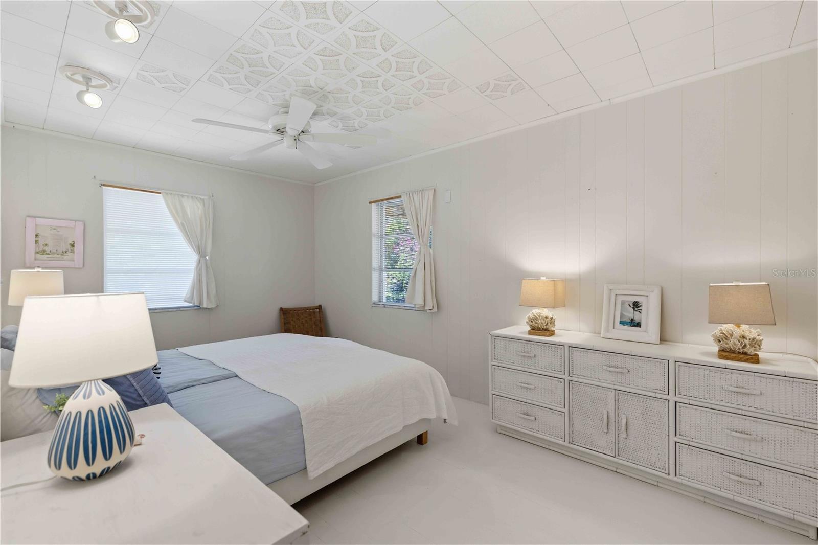 Image 29 of 74 For 624 Bayshore Road