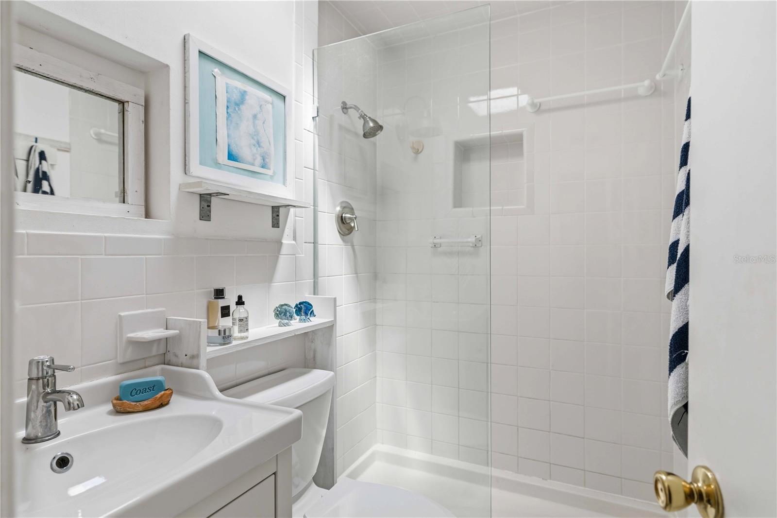 Image 32 of 74 For 624 Bayshore Road