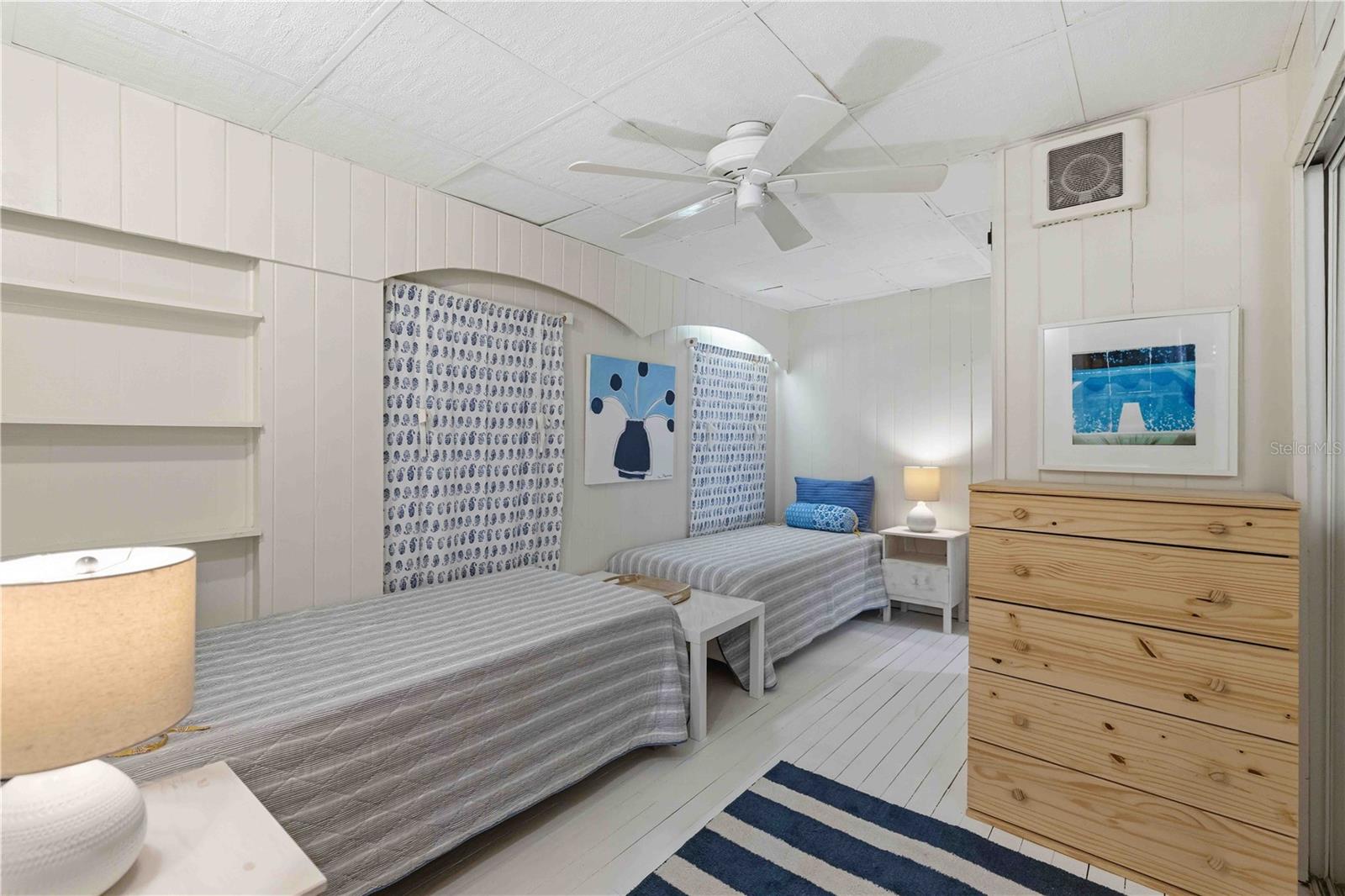 Image 35 of 74 For 624 Bayshore Road