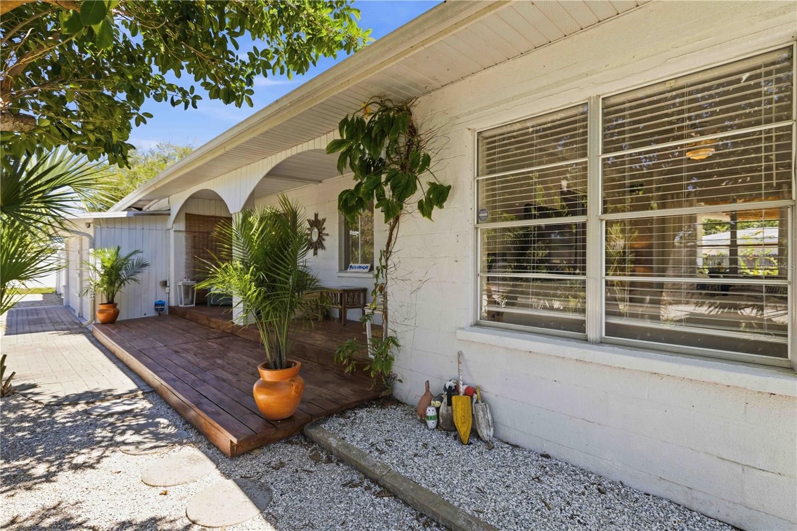 Image 4 of 74 For 624 Bayshore Road