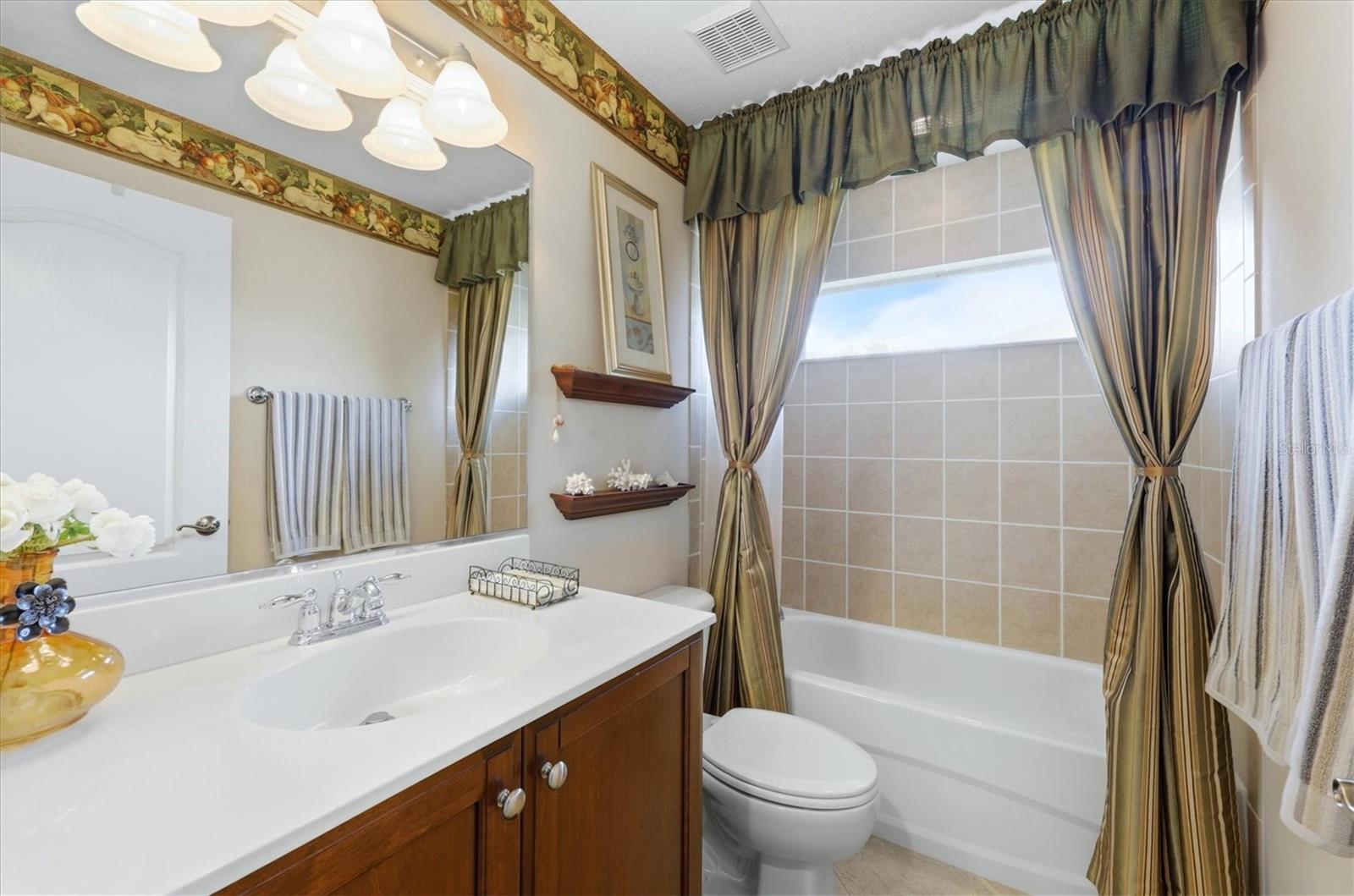 Image 44 of 90 For 1166 Eagles Flight Way