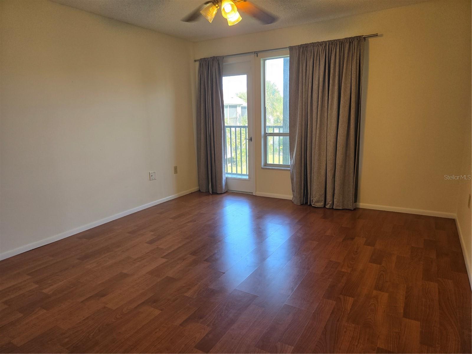 Image 21 of 45 For 251 Fenwick Drive 14