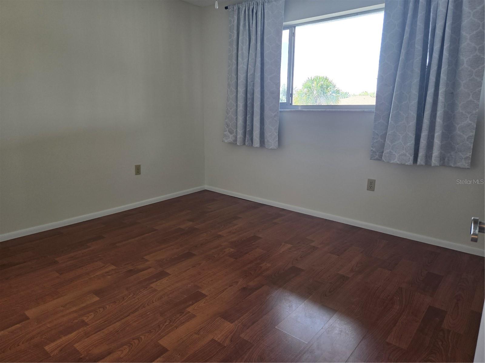 Image 26 of 45 For 251 Fenwick Drive 14