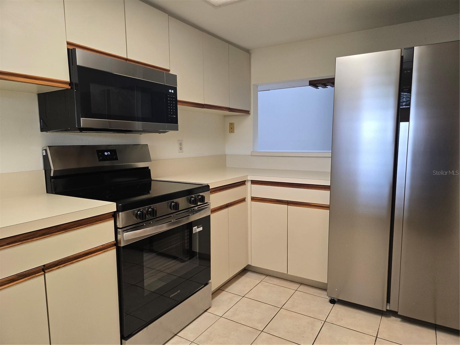 Image 5 of 45 For 251 Fenwick Drive 14