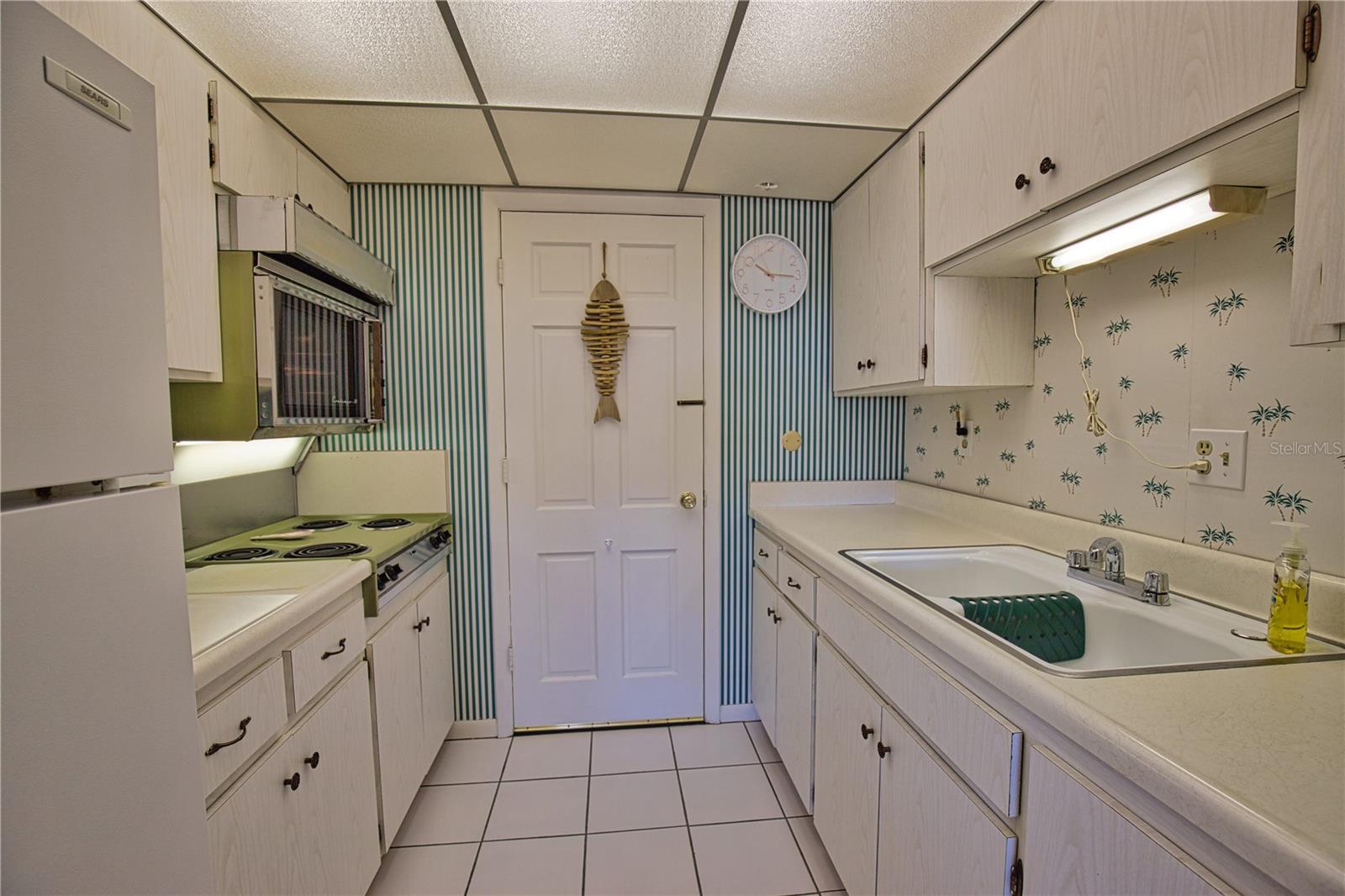 Image 14 of 26 For 200 The Esplanade  C-9