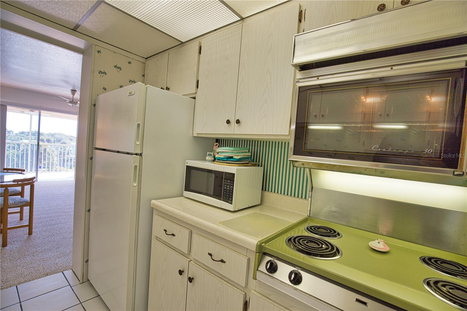 Image 16 of 26 For 200 The Esplanade  C-9